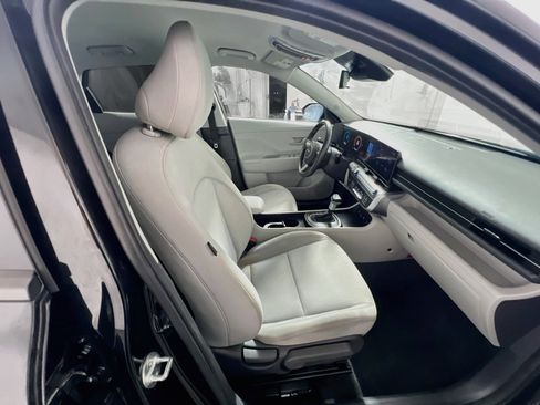 Used 2025 Hyundai Kona SEL FWD image 30