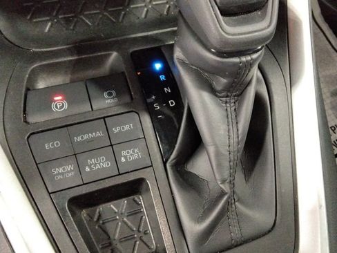 Used 2024 Toyota RAV4 LE image 19