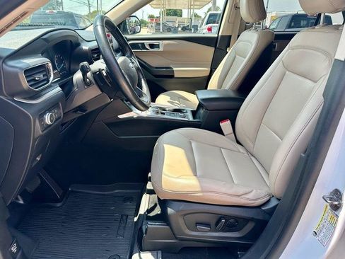 Used 2020 Ford Explorer XLT w/ Equipment Group 202A AWD/4WD image 11