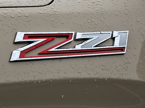 Certified 2022 Chevrolet Silverado 1500 Custom Trail Boss w/ LPO, Dark Essentials Package image 32