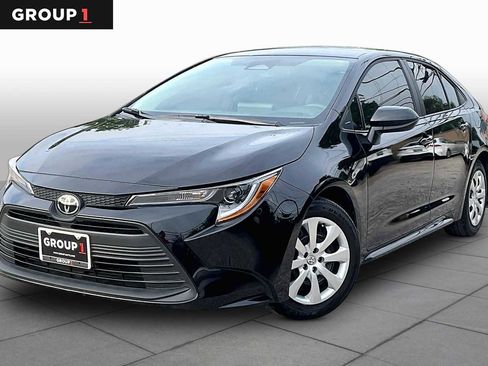Used 2026 Toyota Corolla LE FWD image 1
