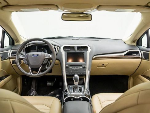 Used 2014 Ford Fusion SE w/ Equipment Group 202A image 12