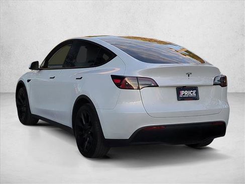 Used 2024 Tesla Model Y image 8