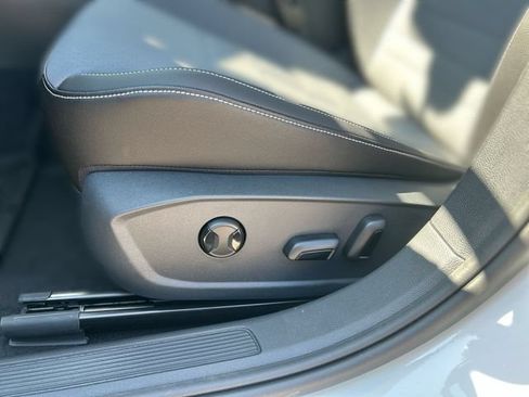 New 2026 Volkswagen Jetta SE FWD image 12