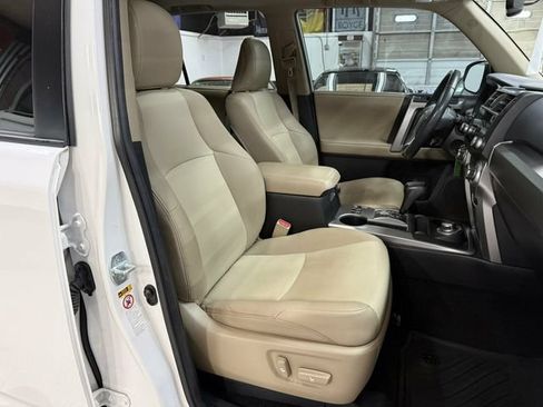Used 2016 Toyota 4Runner SR5 Premium AWD/4WD image 33