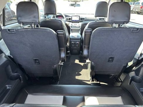 Used 2024 Ford Explorer XLT w/ Equipment Group 202A AWD/4WD image 13
