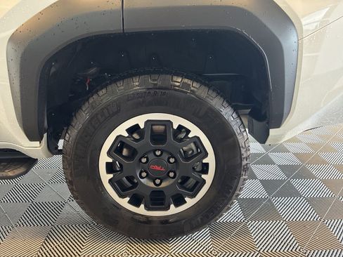 Used 2025 Toyota 4Runner TRD Off-Road AWD/4WD image 8