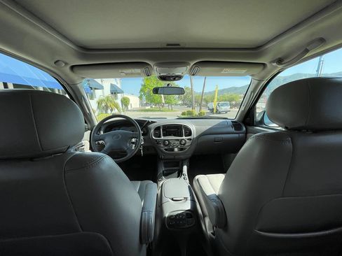 Used 2002 Toyota Sequoia Limited image 11