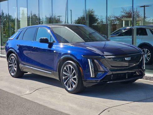 Certified 2024 Cadillac Lyriq Sport w/ LPO, Floor Liner Package AWD/4WD image 7