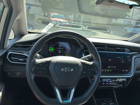 Used 2023 Chevrolet Bolt LT FWD image 23