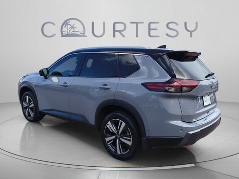 Certified 2024 Nissan Rogue SL w/ SL Premium Package FWD image 5