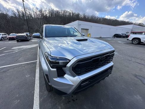 Certified 2024 Toyota Tacoma TRD Sport image 11