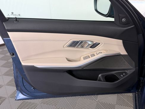 Used 2026 BMW 330i Sedan w/ Premium Package RWD image 12