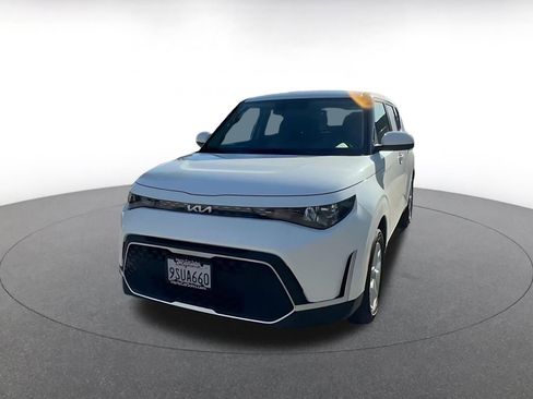 Used 2025 Kia Soul LX w/ LX Technology Package image 7