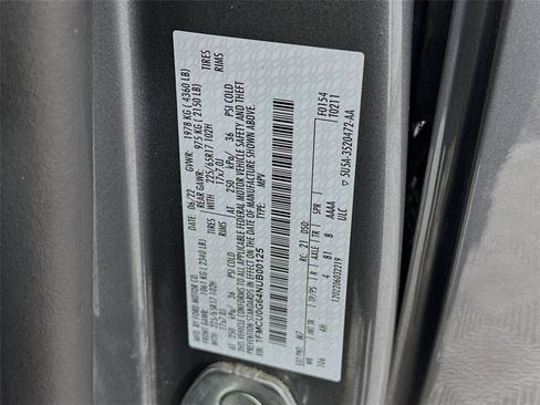 Used 2022 Ford Escape SE image 30