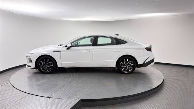 Used 2025 Hyundai Sonata SEL FWD image 3