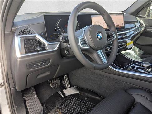 New 2026 BMW X5 xDrive40i w/ M Sport Package image 3