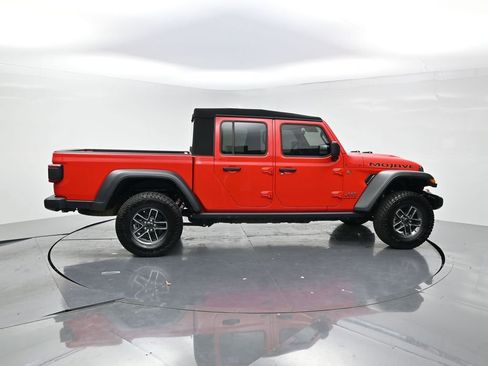 Used 2024 Jeep Gladiator Mojave AWD/4WD image 4