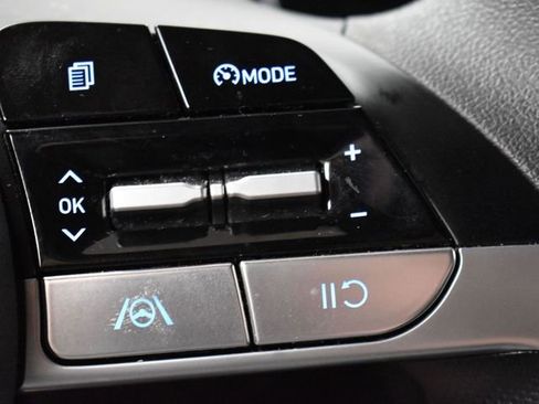 Used 2023 Hyundai Elantra SEL FWD image 26