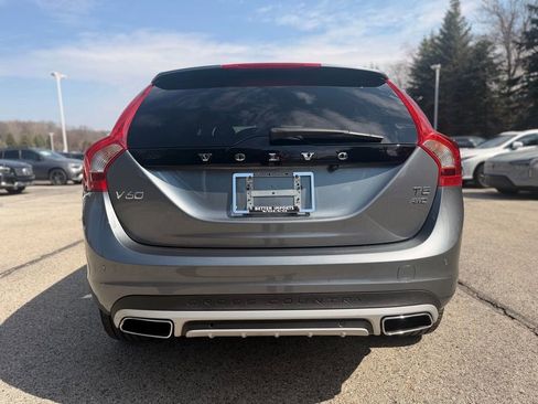 Used 2017 Volvo V60 T5 Cross Country w/ Technology Package image 5