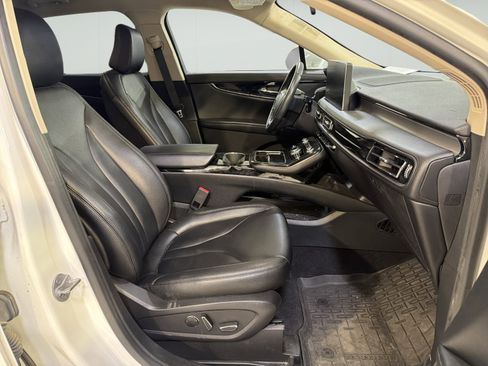 Certified 2022 Lincoln Nautilus FWD w/ Premium Package image 12