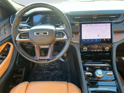 Used 2023 Jeep Grand Cherokee Summit w/ Advanced Protech Group IV image 11