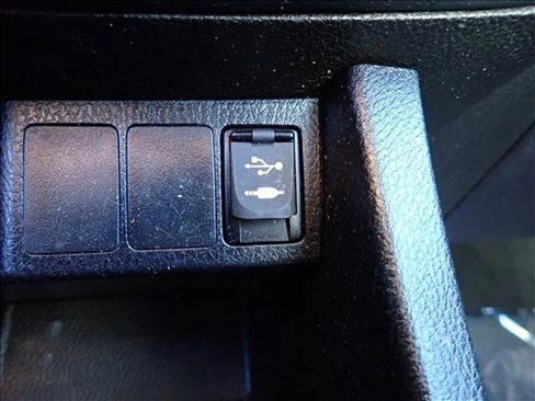 Used 2017 Toyota Corolla L image 19