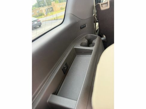 Used 2020 Ford Expedition XLT w/ Equipment Group 202A RWD image 13