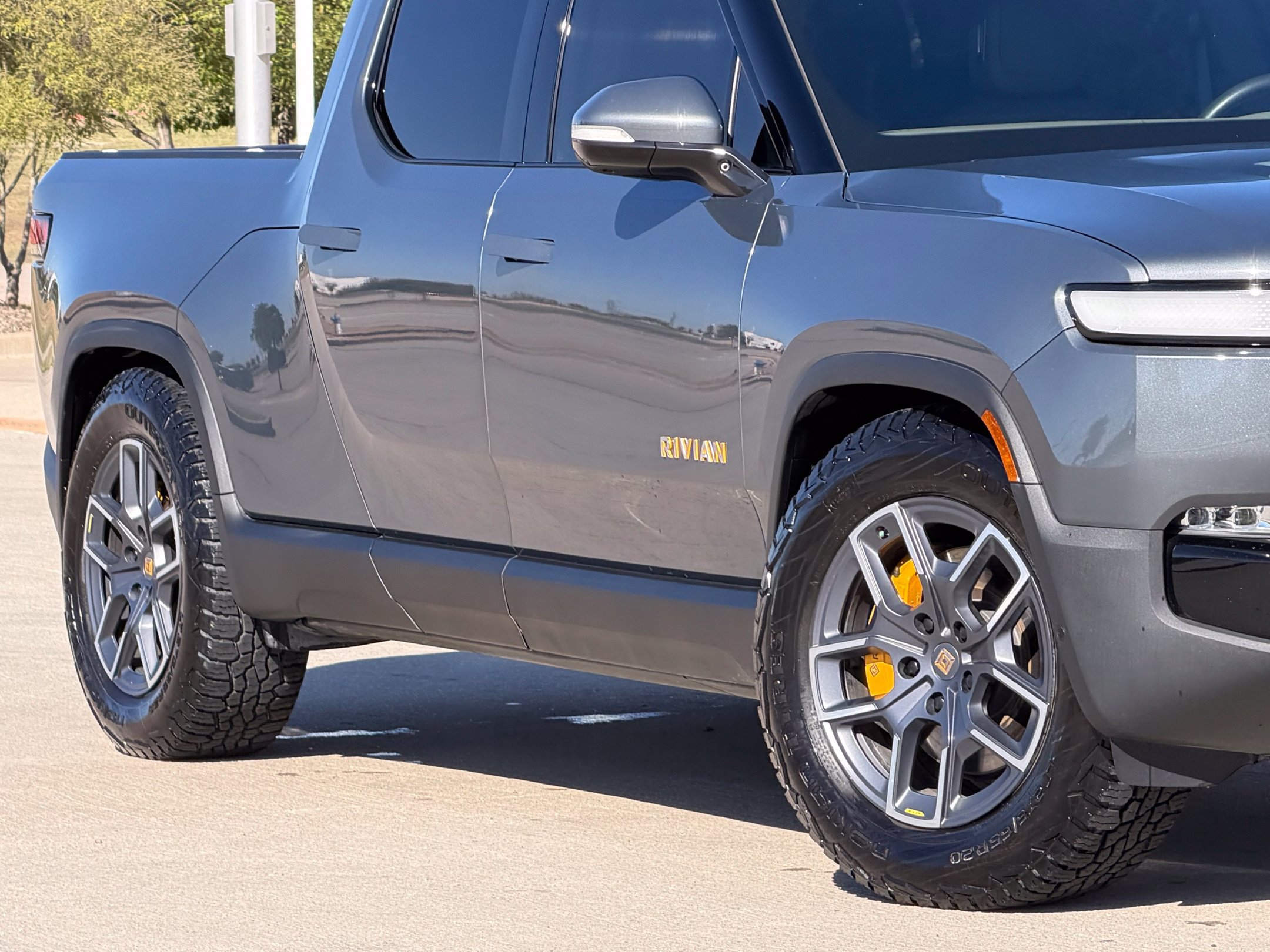 Used 2023 Rivian R1T Adventure Quad AWD/4WD image 10