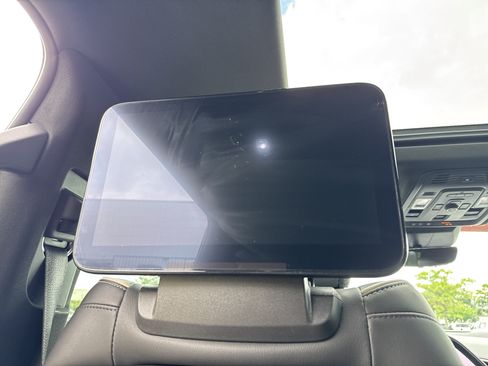 Used 2021 Cadillac Escalade Sport w/ Driver Assist Tech Package RWD image 29