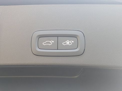 Certified 2026 Volvo XC40 B5 Core AWD/4WD image 14