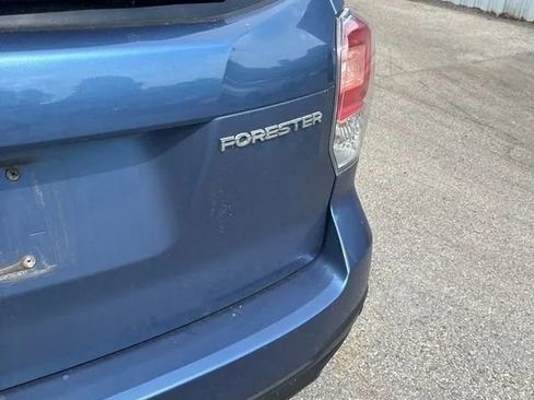 Used 2018 Subaru Forester 2.5i Touring AWD/4WD image 21