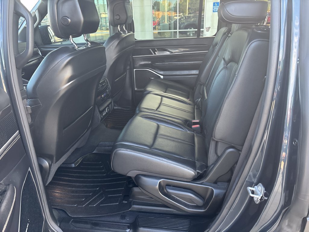 Used 2022 Jeep Wagoneer Series I w/ Premium Group I AWD/4WD image 25