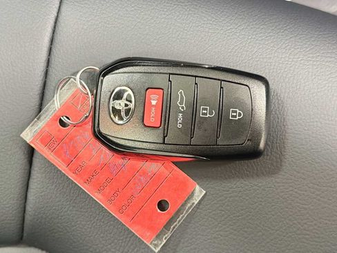 Certified 2026 Toyota Highlander XLE AWD/4WD image 33