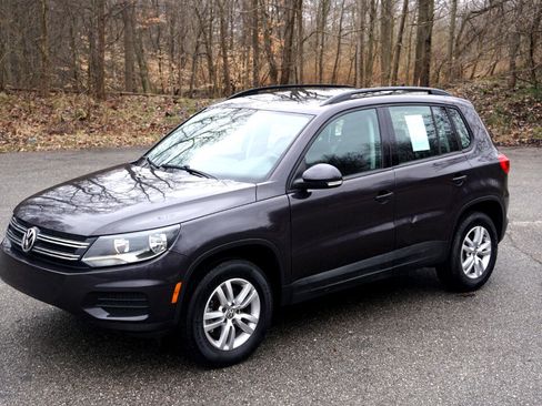 Used 2016 Volkswagen Tiguan S image 20