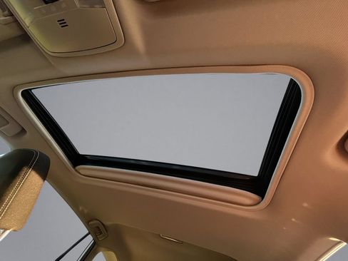 Used 2018 Toyota RAV4 XLE FWD image 28