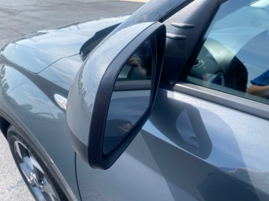 Used 2025 Hyundai Venue SEL FWD image 11