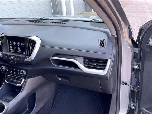 Used 2024 GMC Terrain SLE AWD/4WD image 16