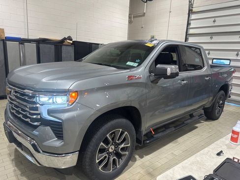 Used 2023 Chevrolet Silverado 1500 LTZ AWD/4WD image 46