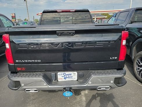 Used 2022 Chevrolet Silverado 1500 LTZ w/ LTZ Premium Package image 3