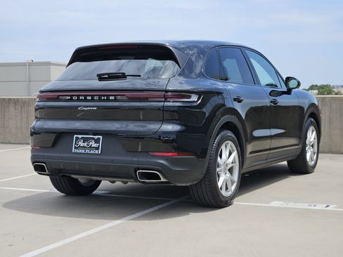 Certified 2026 Porsche Cayenne AWD/4WD image 8