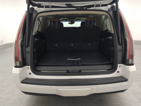 Used 2016 Cadillac Escalade ESV Premium image 29