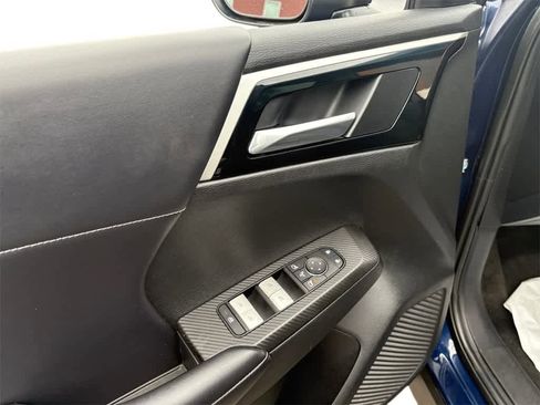 Used 2023 Mitsubishi Outlander SE image 11