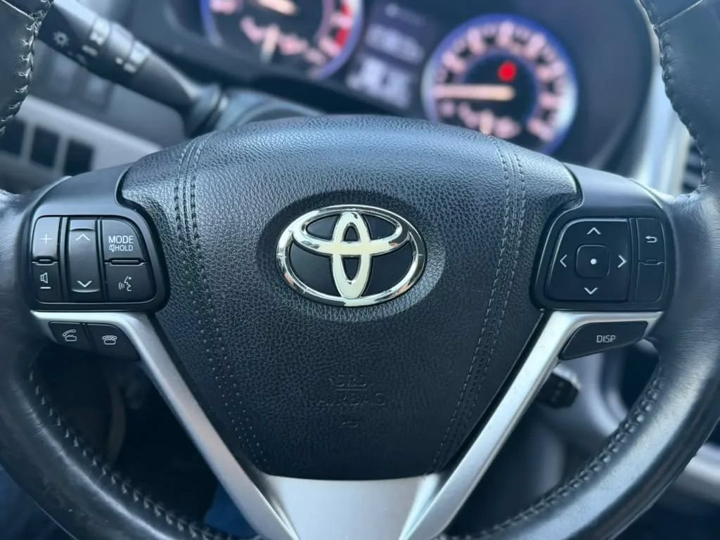 Used 2015 Toyota Highlander Plus AWD/4WD image 14
