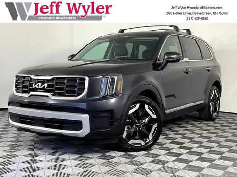 Used 2025 Kia Telluride S AWD/4WD image 1