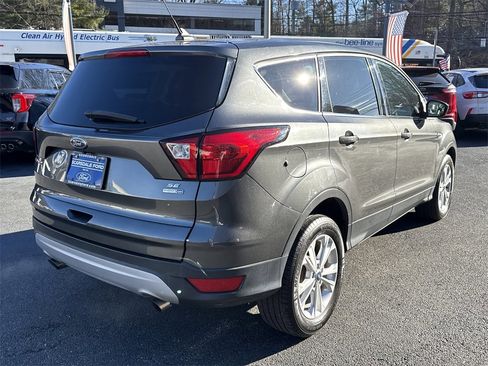 Used 2019 Ford Escape SE image 11