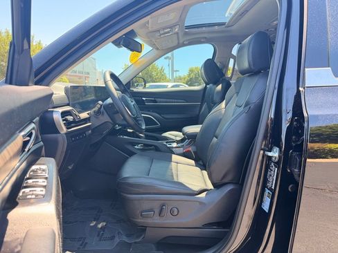 Used 2024 Kia Telluride EX w/ EX Captain's Chair Package FWD image 28
