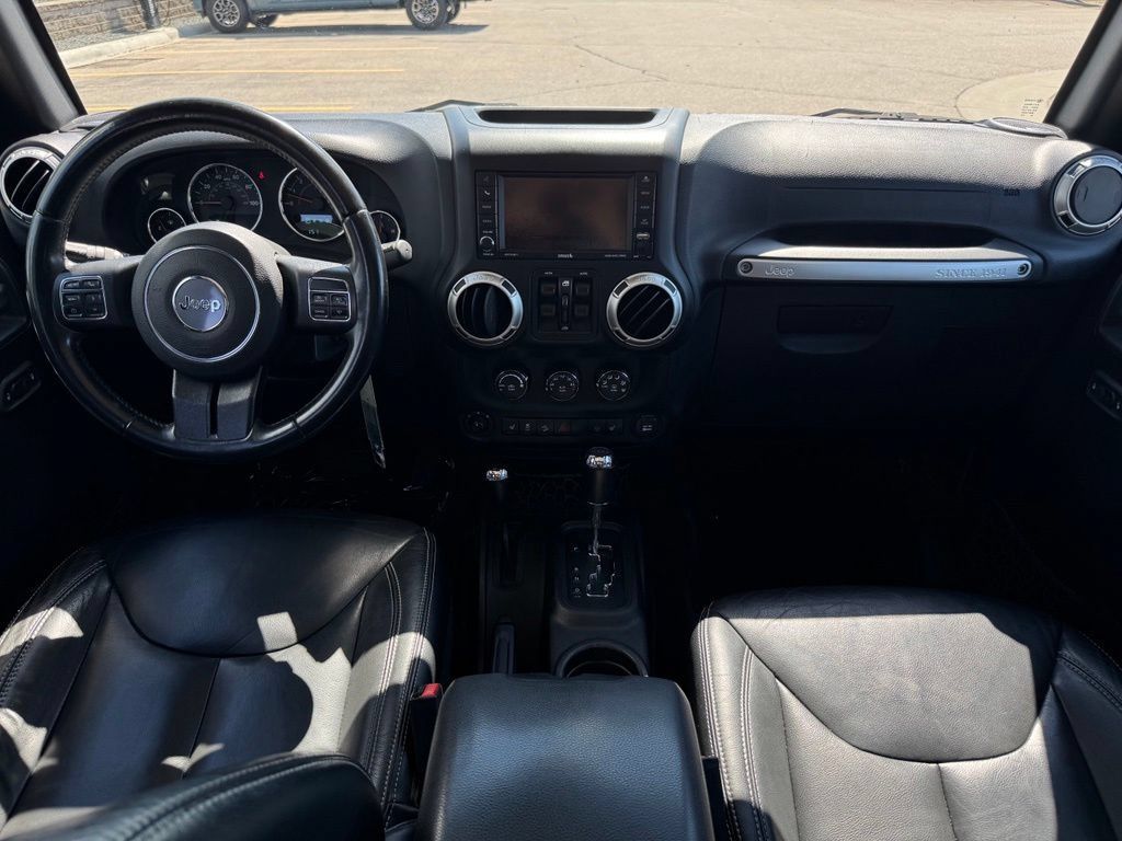 Used 2016 Jeep Wrangler Unlimited Rubicon w/ Dual Top Group AWD/4WD image 12