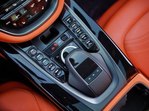 Used 2022 Aston Martin DBX image 34