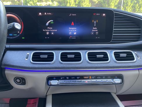 Used 2020 Mercedes-Benz GLE 450 4MATIC image 26